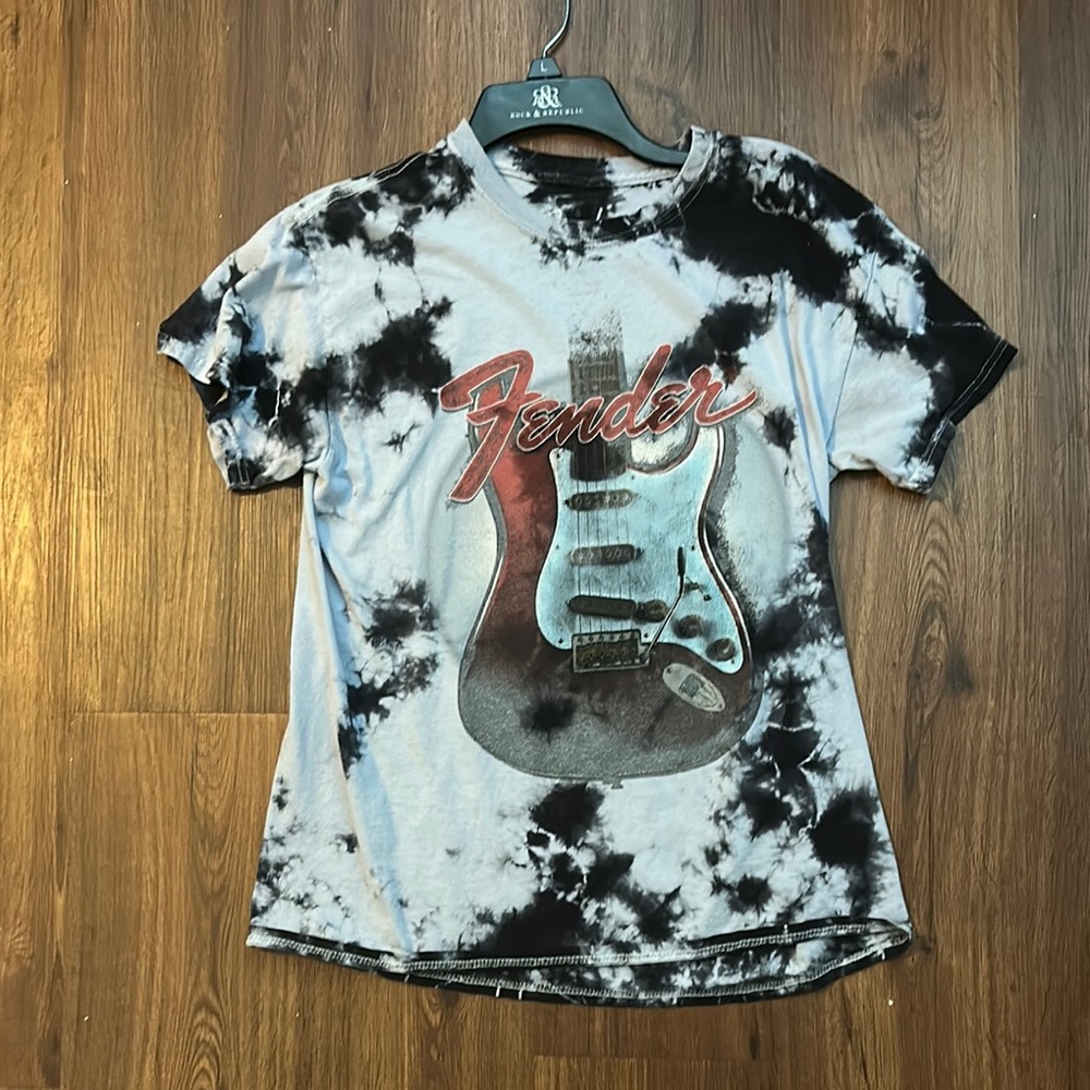 Fender Black and White Tie-Dye Guitar Tee